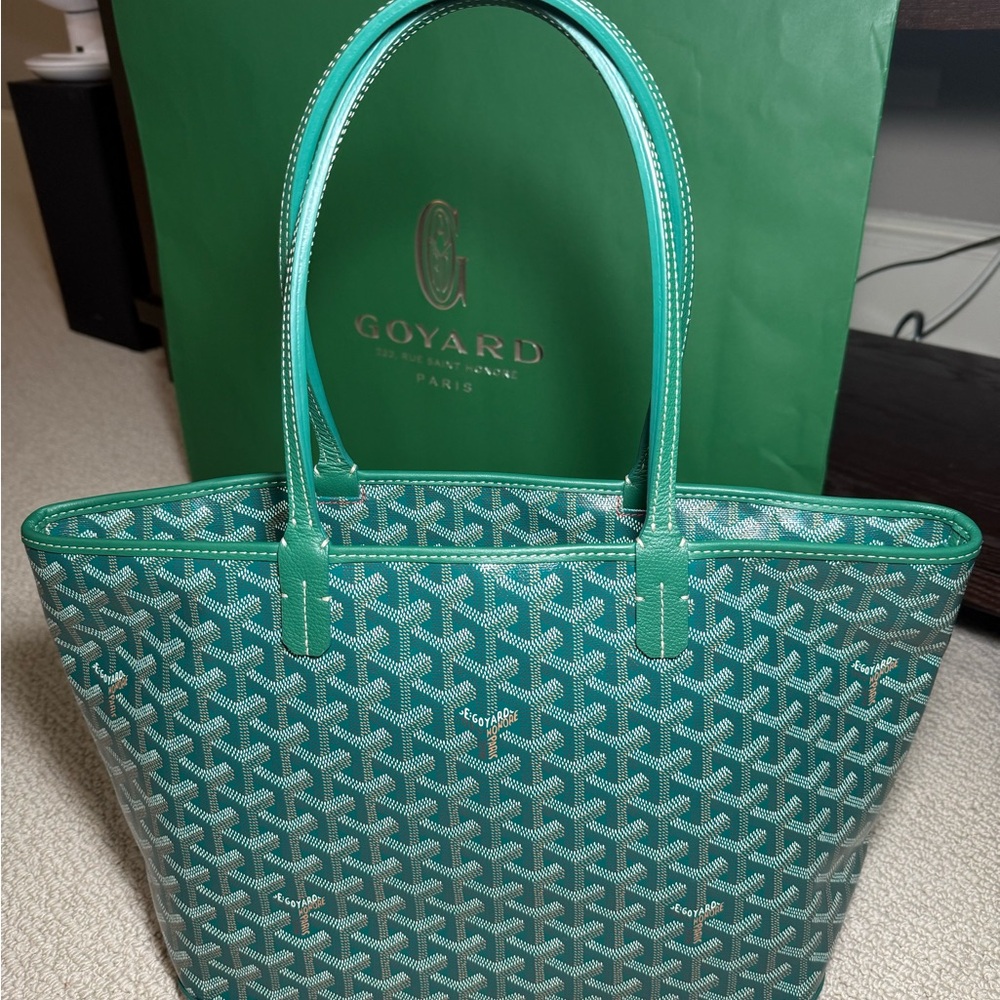 Goyard Artois PM Tote! AMAZING CONDITION